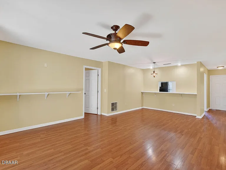 1133 Squirrel Nest Ln — Photo 23