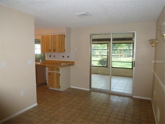 4th image of 228 Pineglen Ct