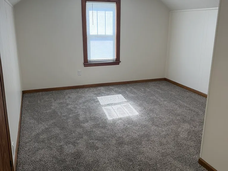 307 N Main St — Photo 4