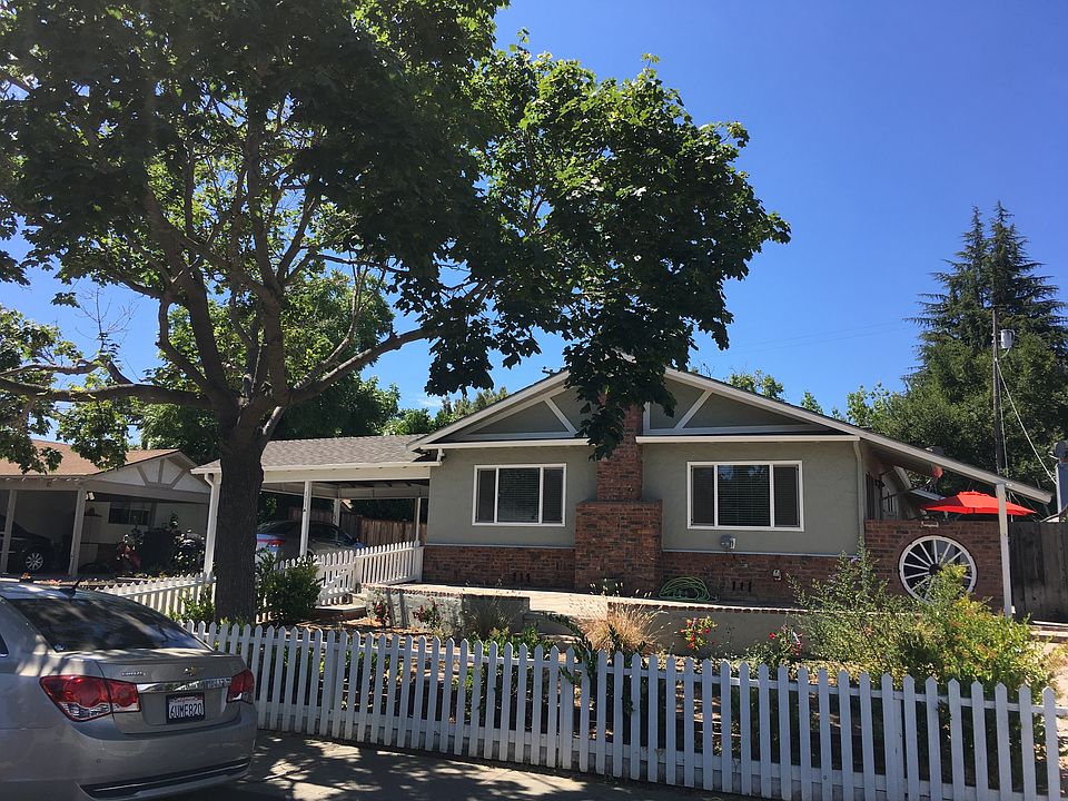 1st image of 133 Kittoe Dr Unit A