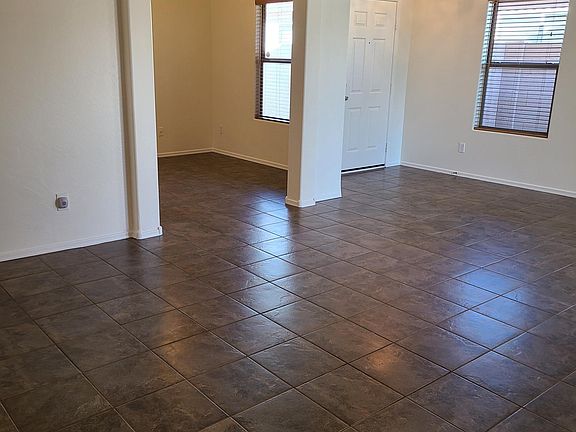 4th image of 2769 E Cowboy Cove Trl