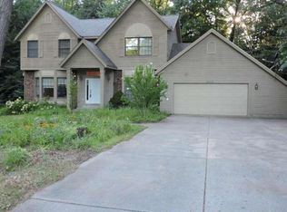 4505 Deer Creek Dr, Norton Shores, MI