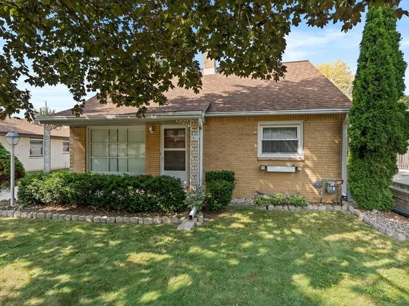 2231 North 106th STREET, Wauwatosa, WI 53226