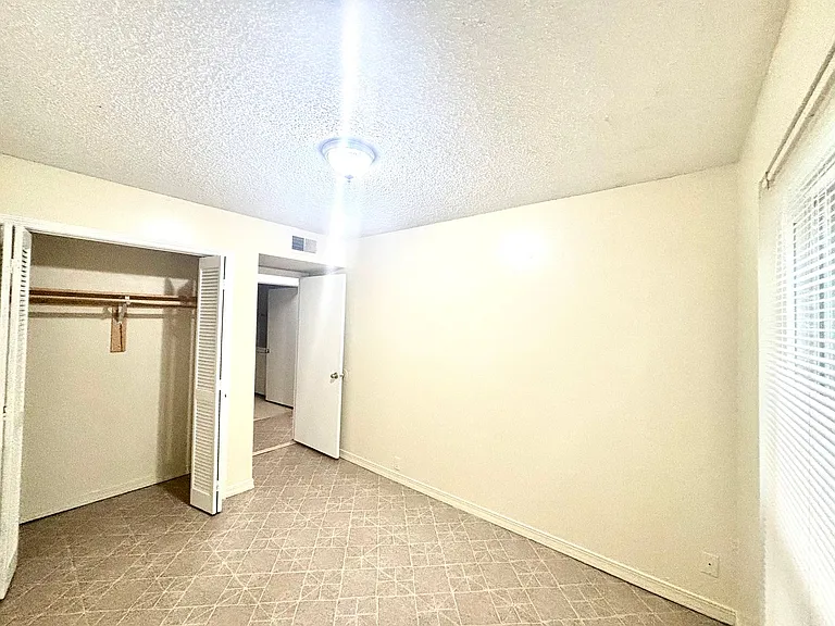 8219 Bayou Fountain Ave — Photo 6