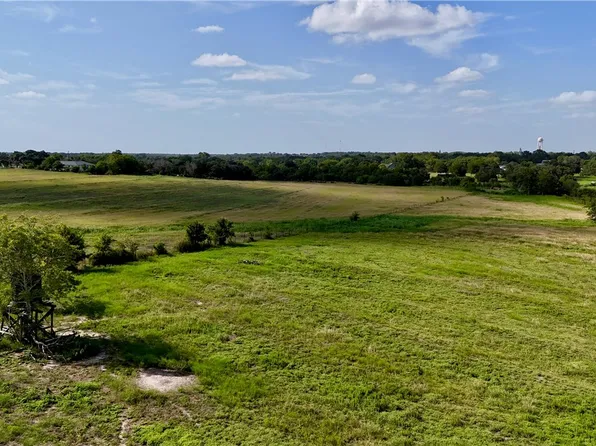 1 County Road 291, Shiner, TX 77984