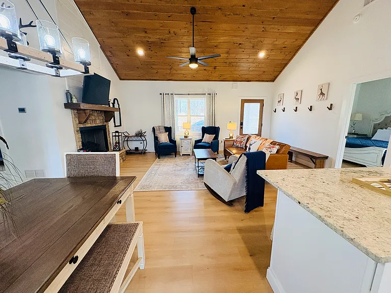 110 Acadia Dr — Photo 8