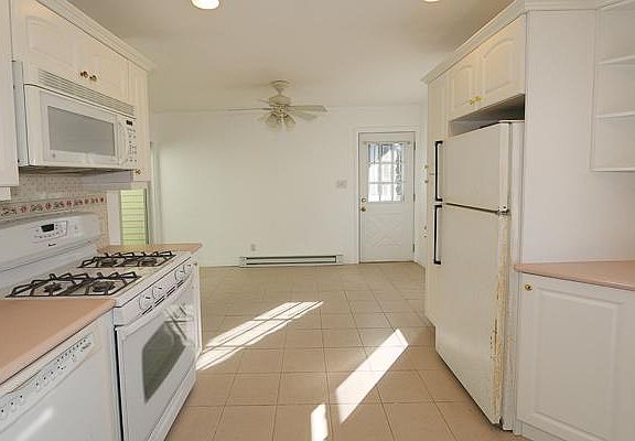 5th image of 7 Willow Ln