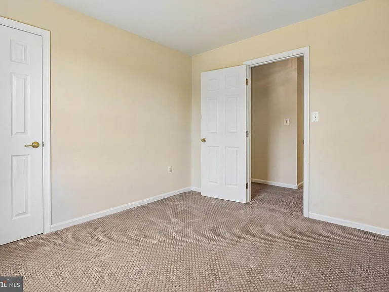 14677 Cloverdale Rd — Photo 46