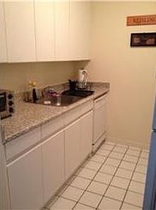 5th image of 1 River Pl APT 1005
