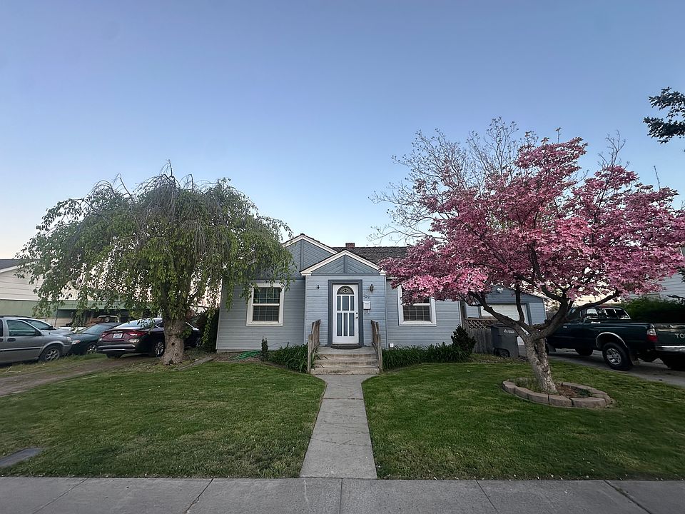 1st image of 109 E Maple Ave