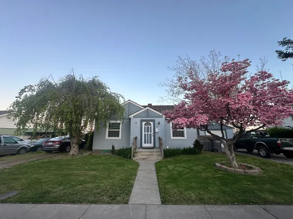 109 E Maple Ave, Sunnyside, WA 98944