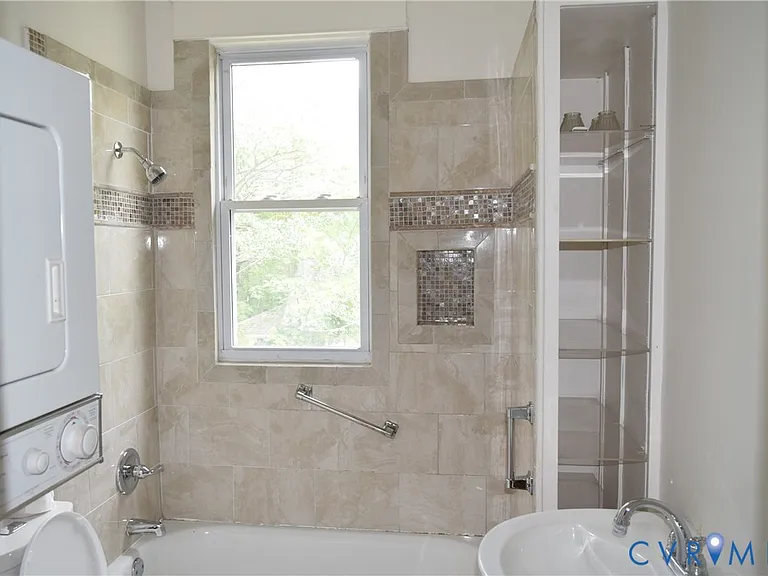 301 W 30th St — Photo 18