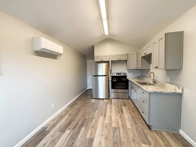 115 SW Avenue F #B — Photo 4