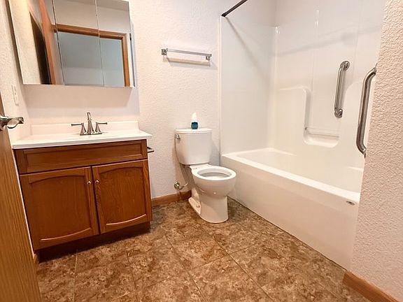 4th image of 1305 Country Club Dr #A