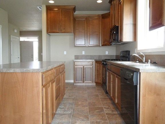 2nd image of 12726 NE 52nd Cir