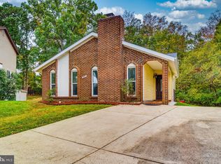 316 Hanford Ct, Sterling, VA 20164
