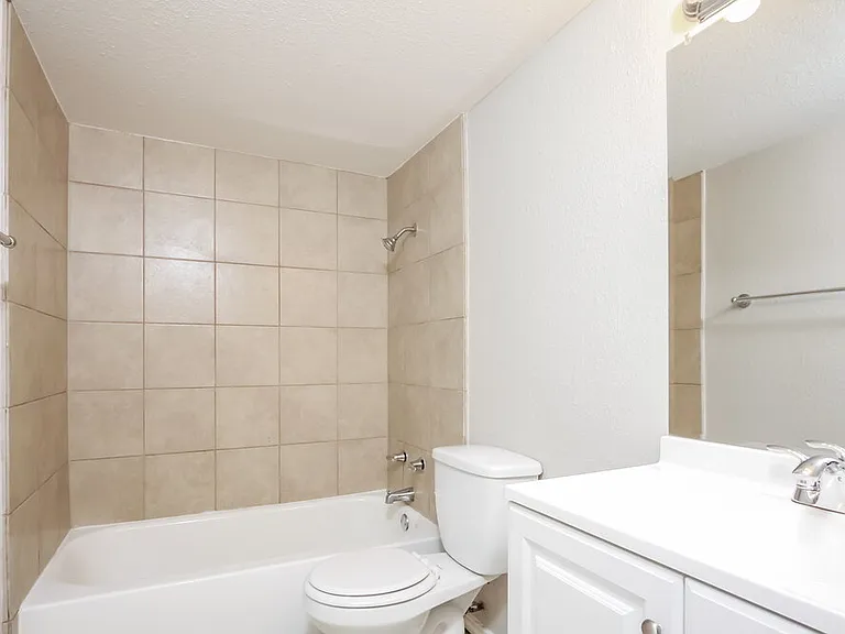 1050 Brownwood Dr — Photo 13