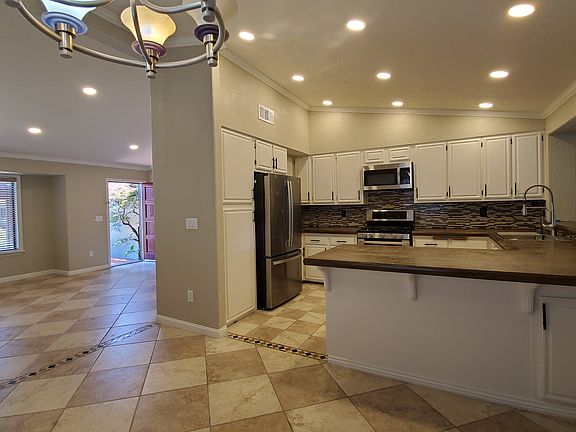 Kitchen and livingroom