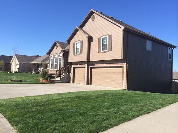 Extra deep garage this side