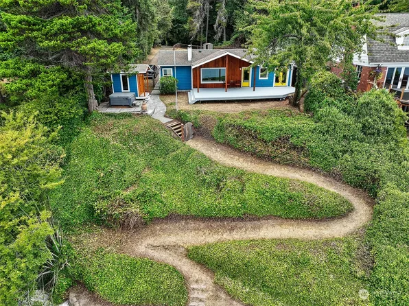 8925 SW Bayview Drive, Vashon, WA 98070