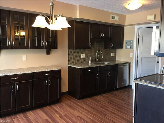 4th image of 20495 Williamsburg Ct #219A