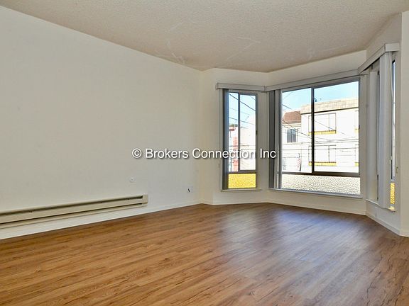 4th image of 467 20th Ave APT 1