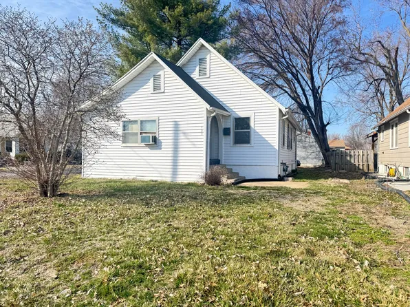 703 W Porter St, Marshall, MO 65340