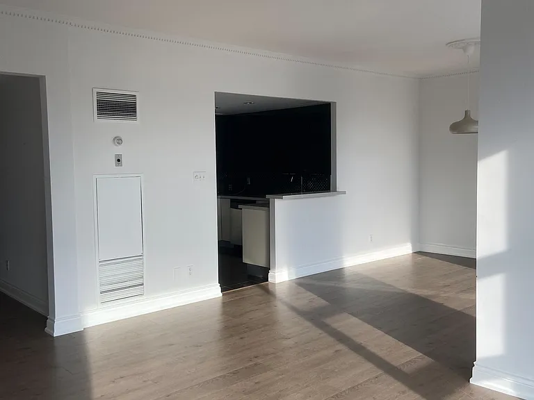 77 Avenue Rd #401 — Photo 13