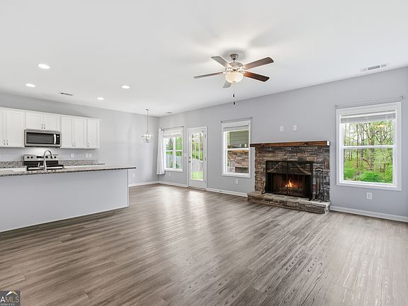 4th image of 868 Wilbanks Rd