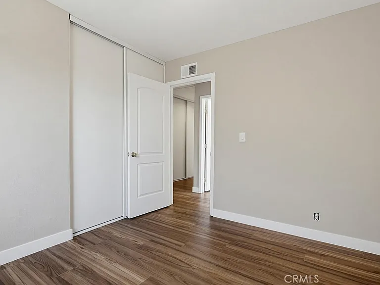 243 N Pageant St — Photo 36