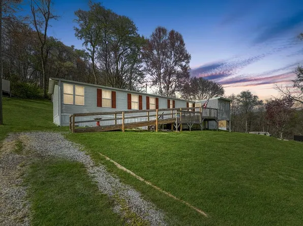 163 Spring St, Midway, WV 25878