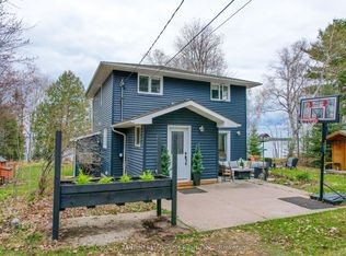64 Ninovan Rd E, Callander, ON P0H1H0