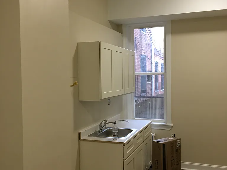 409 S 40th St #1F — Photo 5