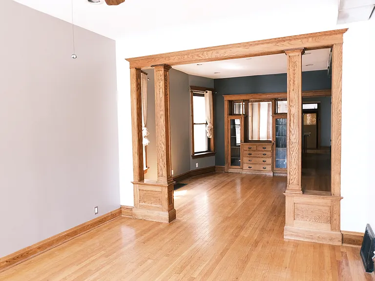 2432 N Rockwell St #1 — Photo 1