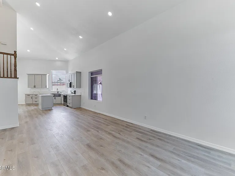 9019 W Acoma Dr — Photo 4