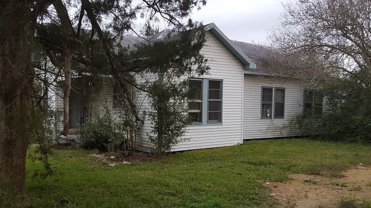 2nd image of 810 11th St