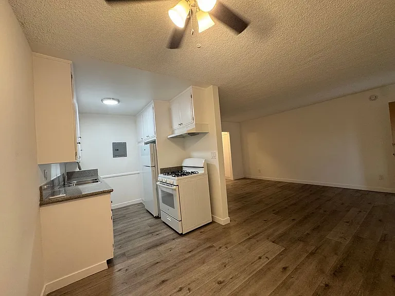 6415 Rosemead Blvd — Photo 21