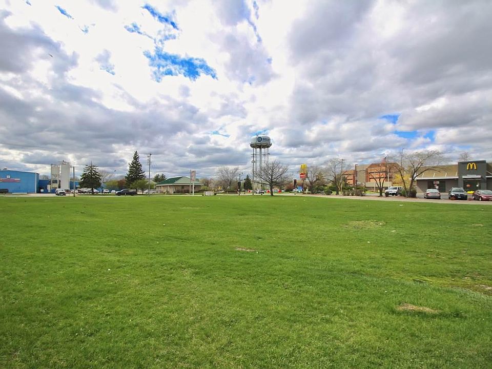1st image of 127 Blackhawk Blvd