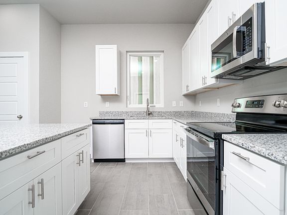 5th image of 210 Rainbow Dr #15