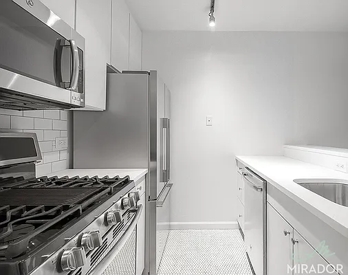 Rented by Mirador Real Estate | media 21