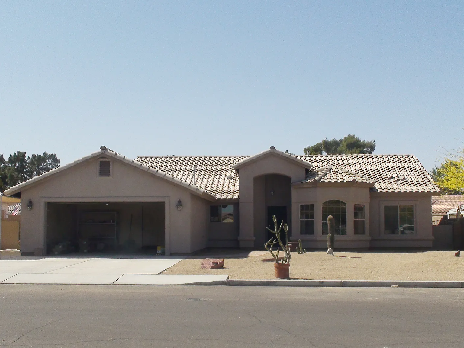 11675 E Calle Gaudi — Photo 2