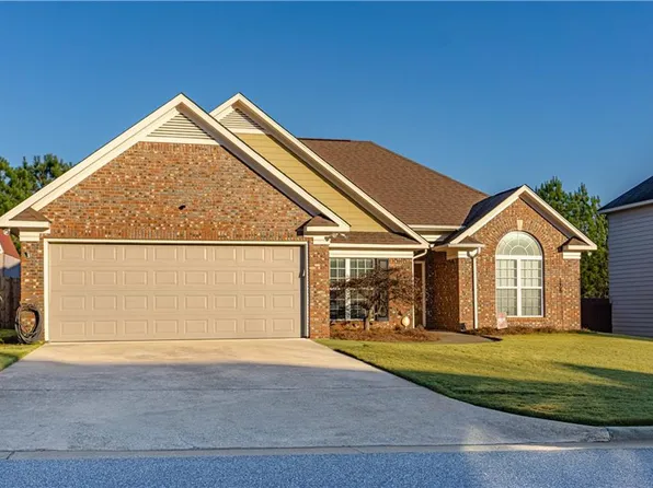 1920 Westminster Dr, Phenix City, AL 36870