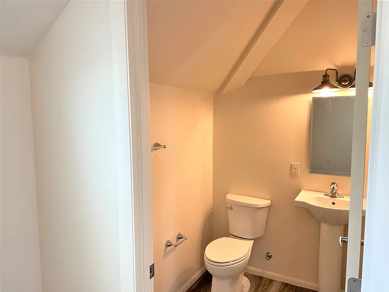 2545 E Spring St #1 — Photo 15