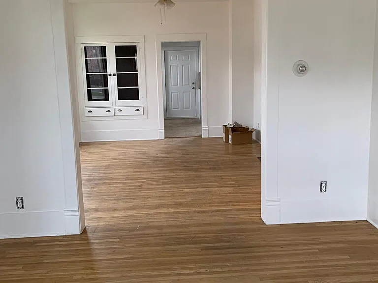722 7th Ave — Photo 3