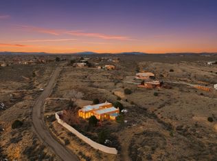 25 Nighthawk Trl, El Prado, NM 87529