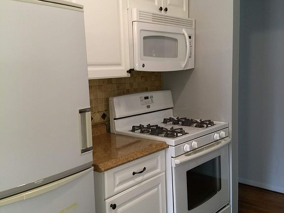 2nd image of 8 Windsor Ter Fl 1ST