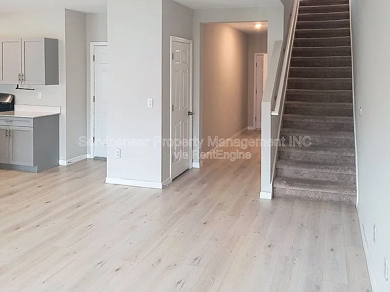 12937 Camarillo Pl — Photo 36