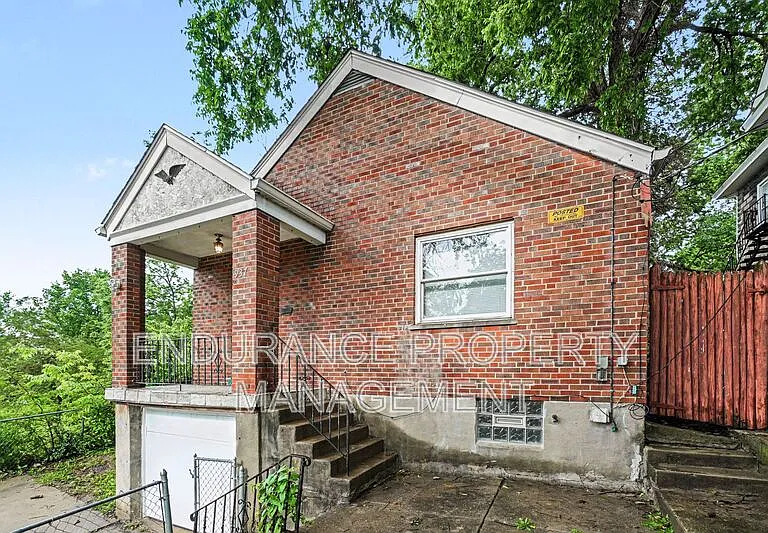 937 Grand Ave — Photo 3