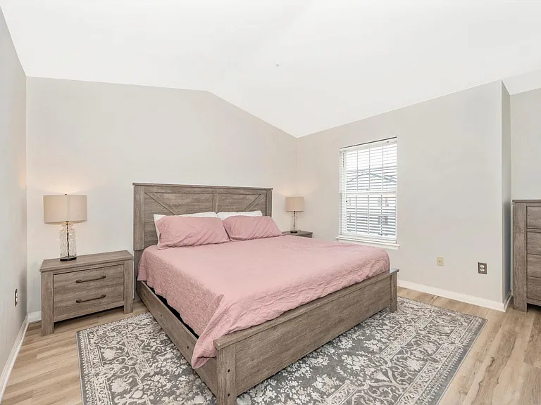 5211 Duke Ct — Photo 16