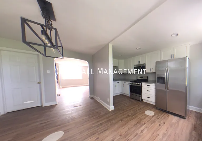 480 Westmont Dr — Photo 1
